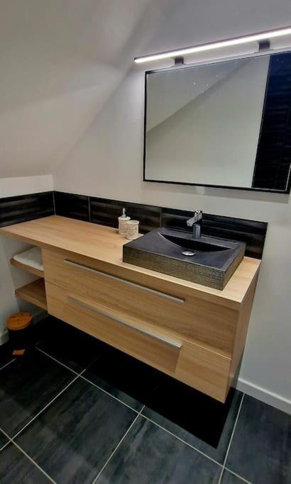 Appartement Charmant Et Spacieux Auxerre Extérieur photo