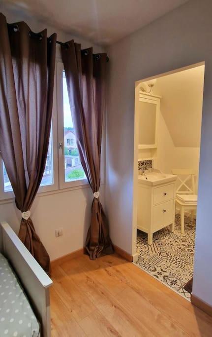 Appartement Charmant Et Spacieux Auxerre Extérieur photo