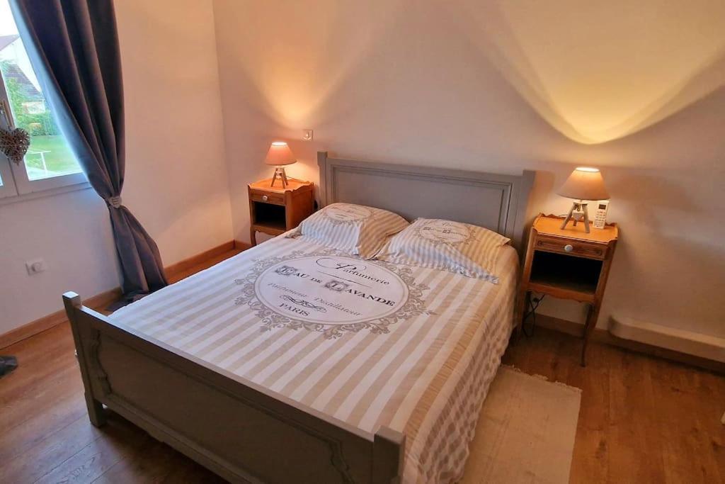Appartement Charmant Et Spacieux Auxerre Extérieur photo